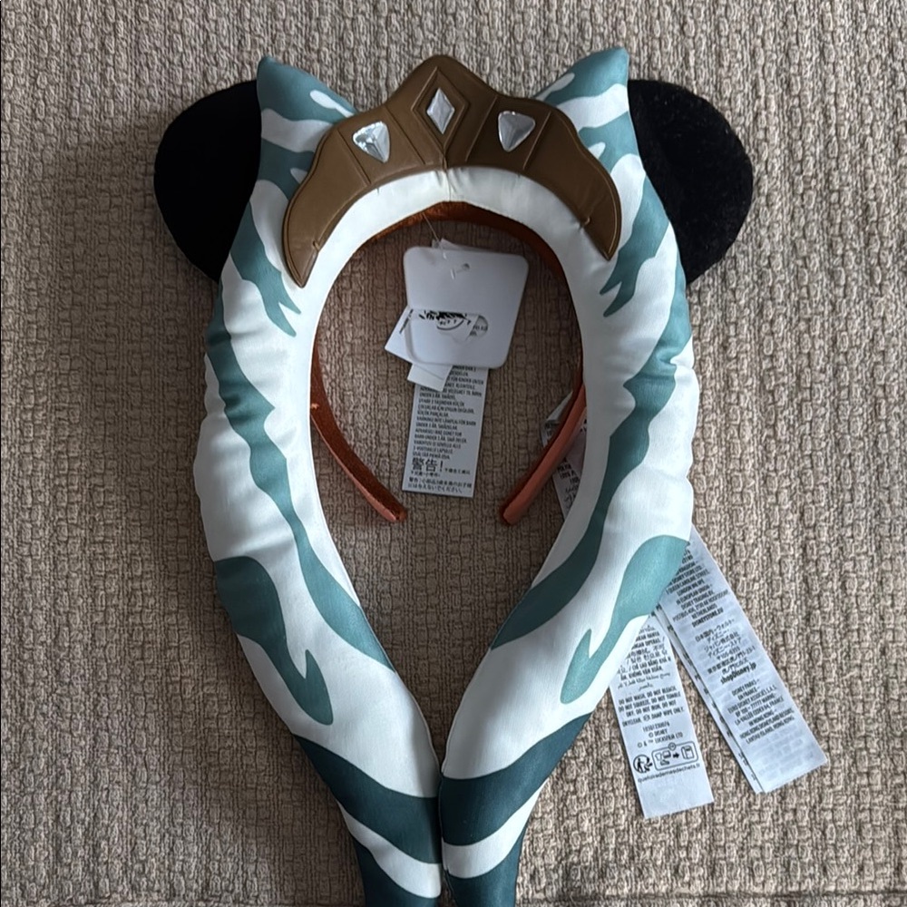NWT Star Wars Ahsoka Tano Mickey Ears Headband
